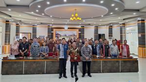RAPAT-Kantor-Wilayah-Kementerian-Hukum-Kalimantan-Barat-bersama-Pemerintah.jpg