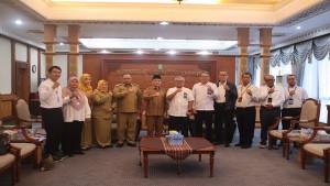 Ria-Norsan-berfoto-bersama-Kepala-Perwakilan234ew.jpg