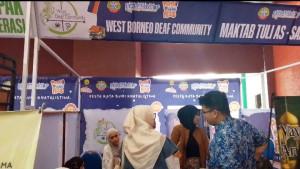 STAND-WEST-BORNEO.jpg