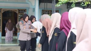 SalamiSatyriwati.jpg