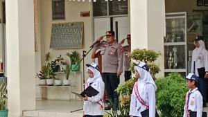 Selatan-Lagi-Upacara.jpg