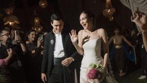 Souvenir-resepsi-nikah-Luna-Maya.jpg