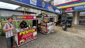 Syamsudin-Syamsuri-Pemilik-Pentol-Aboy.jpg