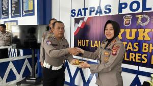 Tumpeng-Landa-Kapolres.jpg