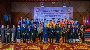 Universitas-Widya-Dharma-Pontianak-UWDP-menyelenggarakan-Rapat-Senat-Terbuka-Wisuda-S1.jpg