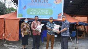 bupati-ketapang-martin-rantan-didampingi-istri.jpg