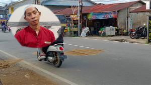 dikediamannya-di-Jalan-Raya-Desa-Kapur-Gang-H-Ali-Amin-Kecamatan.jpg