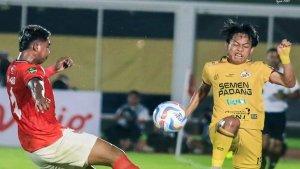 hasil-akhir-pertanding-yang-mempertemukan-Malut-United-vs-Semen-Padang.jpg