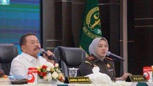 memerintahkan-seluruh-bidang-di-Kejati-Kalbar.jpg