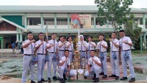 siswa-sma-taruna-bumi-khatulistiwa-raih-juara-satu-di-lomba-pengibaran-bendera-kongfigurasi.jpg