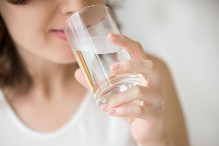 5-waktu-terlarang-minum-air-putih.jpg
