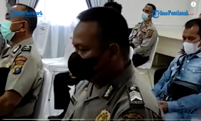 6-polisi-disidang.jpg