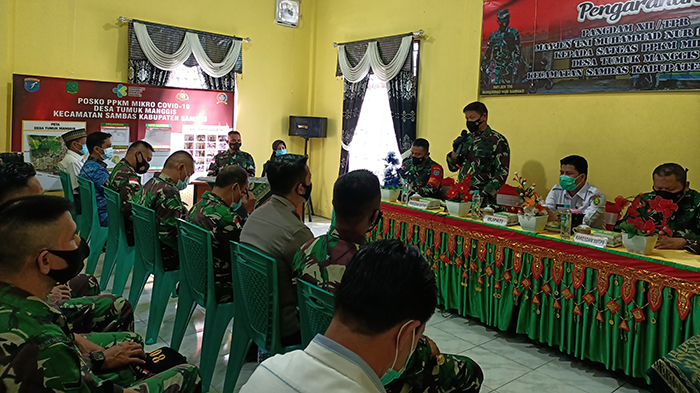 Pangdam Tinjau Vaksinisasi dan PPKM di Sambas