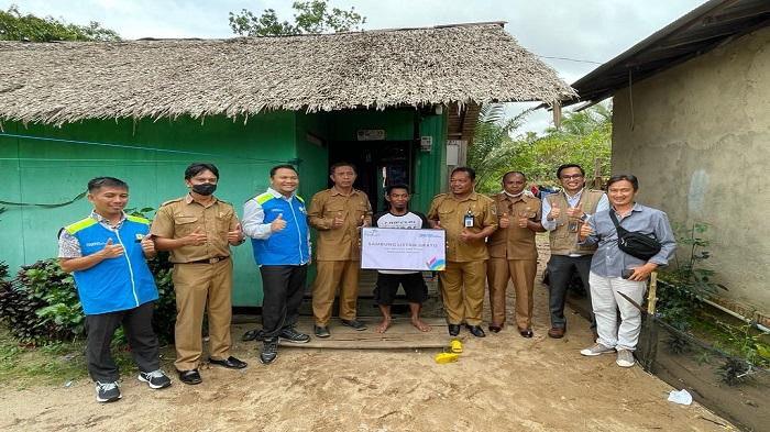 PLN Salurkan Bantuan Sambung Listrik untuk 93 KK Tidak Mampu di Seruyan