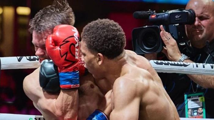 Hasil Tinju Dunia: Curmel Moton Brutal! Victor Vazquez Roboh 55 Detik