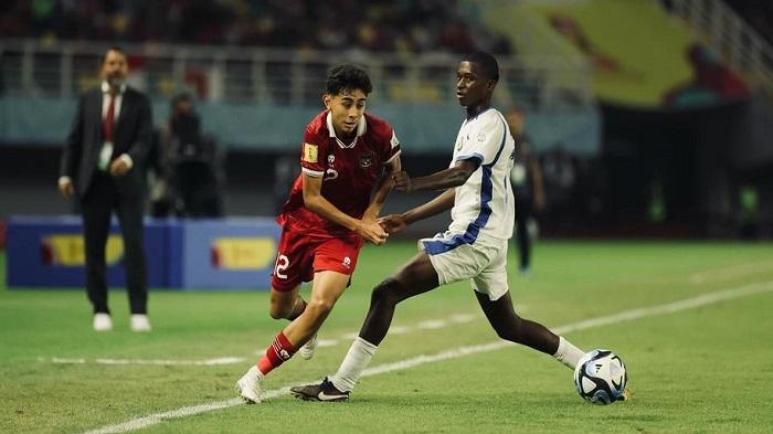 Aksi-Welber-Jardim-membela-Timnas-Indonesia-U19.jpg