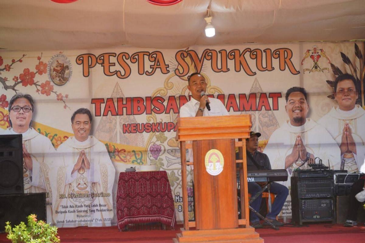 Hadiri Pentahbisan Empat Imam Baru di Simpang Hulu, Bupati Alex Ajak Perkuat Sinergi Bangun Ketapang - Tribunpontianak.co.id