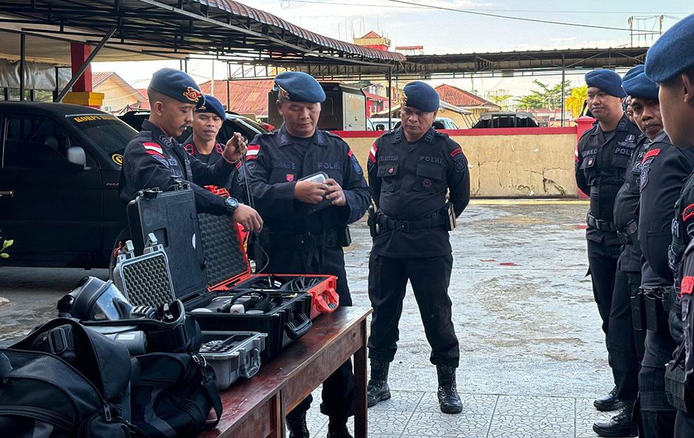 Personel Satbrimob Latihan Operasionalkan Almatsus untuk Menunjang Pelaksanaan Tugas di Lapangan