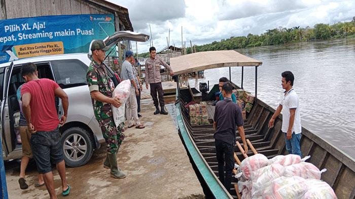 Ribuan Warga Terdampak Banjir, Bantuan Beras Terus Mengalir untuk Warga Sejangkung Sambas