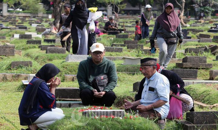 Apakah Bulan Puasa Boleh Ziarah Kubur ? Bagaimana Bacaan Doa Berkunjung ke Makam ? Simak Ulasan Ini