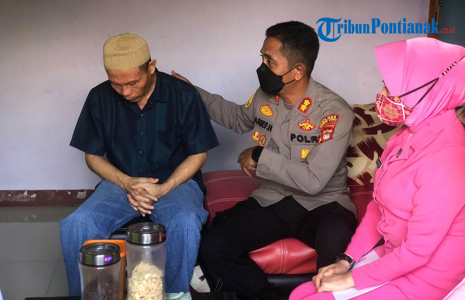 Kapolres Kayong Utara Berikan Motivasi dan Semangat Saat Kunjungi Personel yang Sakit