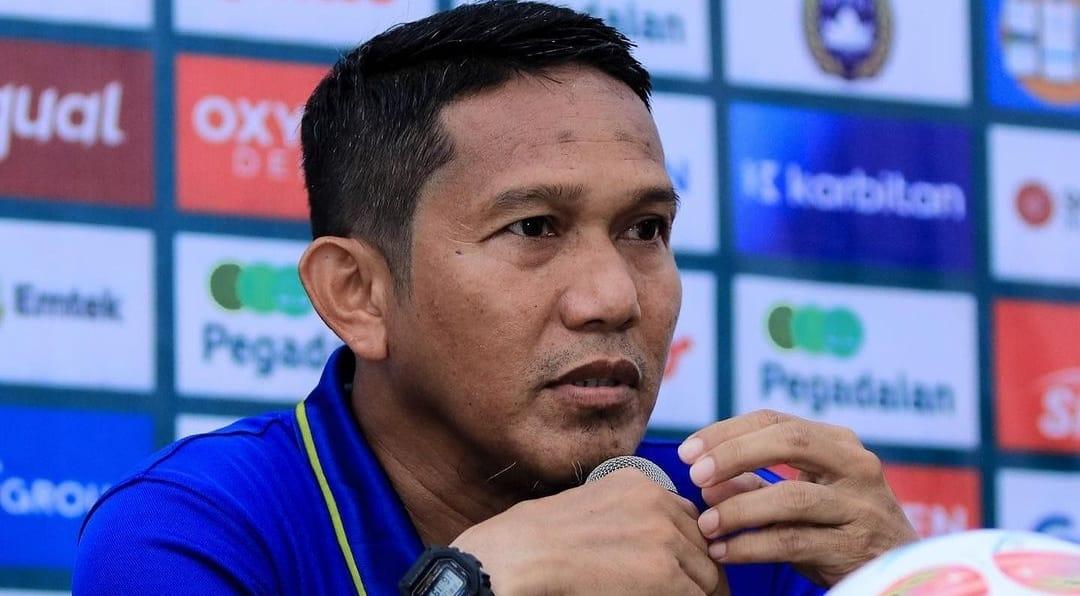 Asisten-pelatih-Persiba-Balikpapan-Zainal-Abidin.jpg