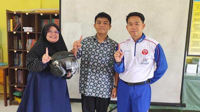 Asmo Kalbar Berikan Tips Berkendara Aman untuk Pelajar