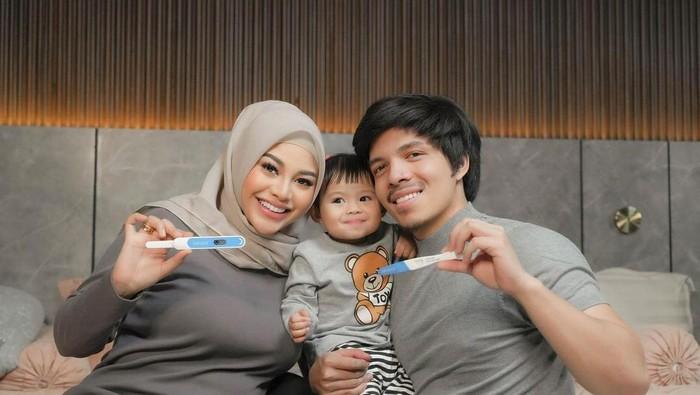 Kebanyakan Minta Makan Daging, Atta Halilintar Yakin Aurel Hermansyah Ngidam