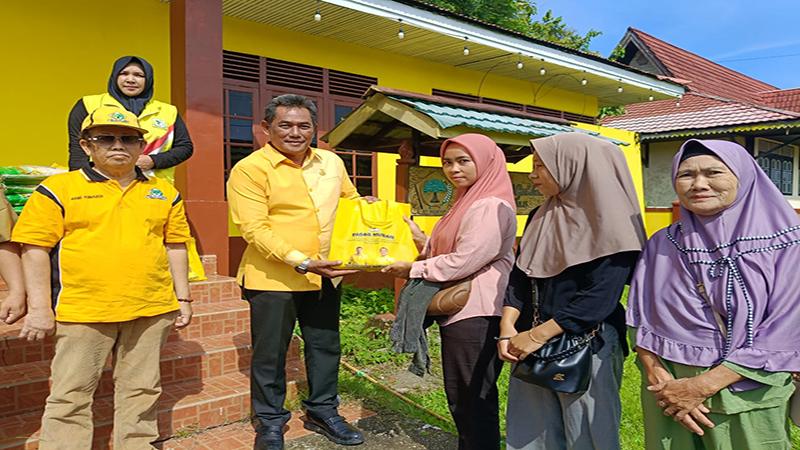 HUT ke 61 Partai Golkar, Golkar Kapuas Hulu Gelar Pasar Murah