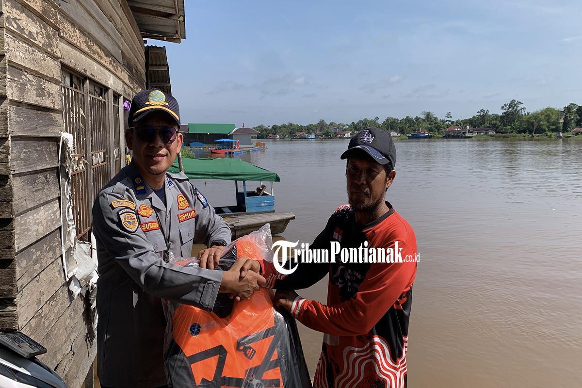 BANTUAN-LIFE-JACKET2354rew.jpg