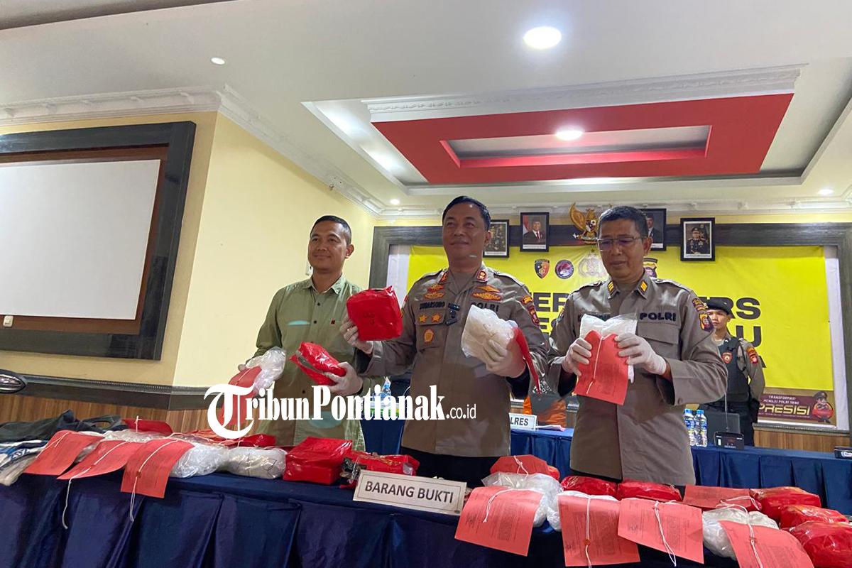 BARANG-BUKTI-NARKOBAru76uyh3.jpg