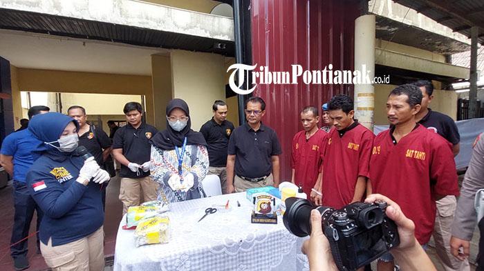 BNNP-Kalbar-saat-melakukan-pengujian-barang-bukti-narkoba-2354wefr.jpg