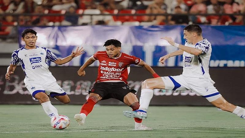 Bali-United-FC-Cukur-PSIS-Semarang-4-0-Serdadu-Tridatu-Buru-Zona-Asia-di-Klasemen-Akhir-Liga-1-2025.jpg