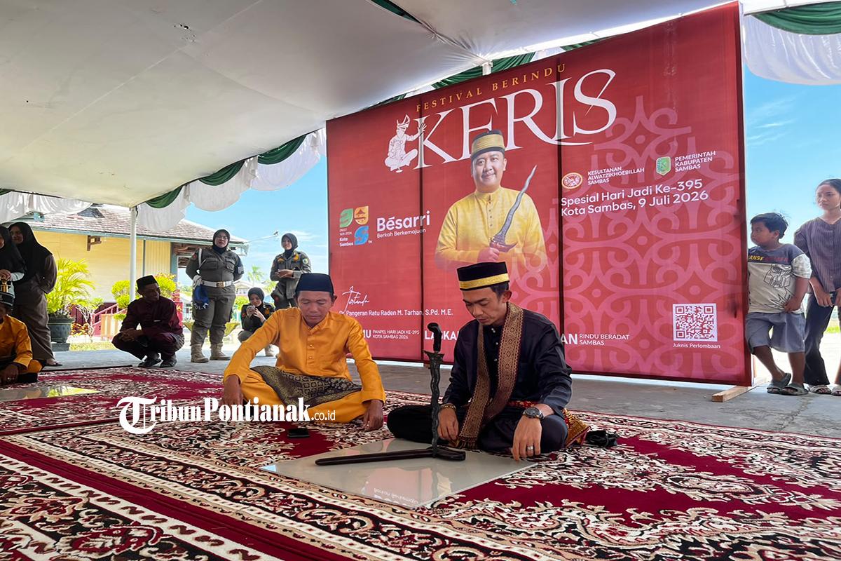 Menguji Ketenangan Batin, 21 Peserta Ikuti Lomba Berindu Keris di Istana Alwatzikhoebillah Sambas - Tribunpontianak.co.id