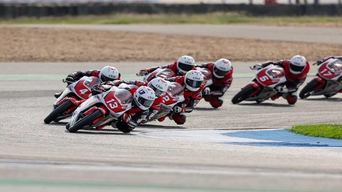 Melaju Kencang, Pebalap Binaan Astra Honda Kibarkan Merah Putih di Thailand dan Italia 
