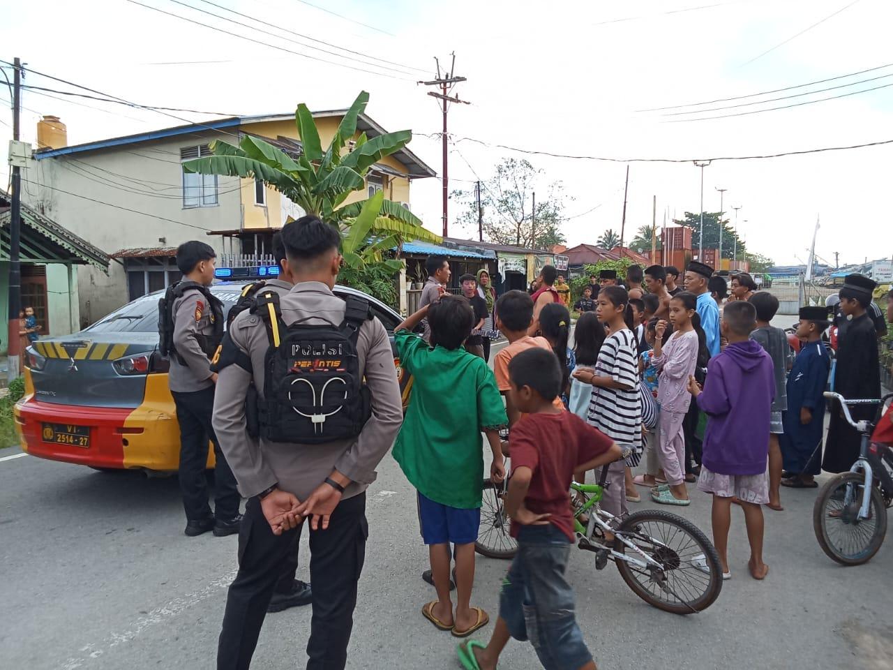 Patroli Enggang Resta dan Polsek Pontianak Barat Bubarkan Perang Sarung di Nipah Kuning