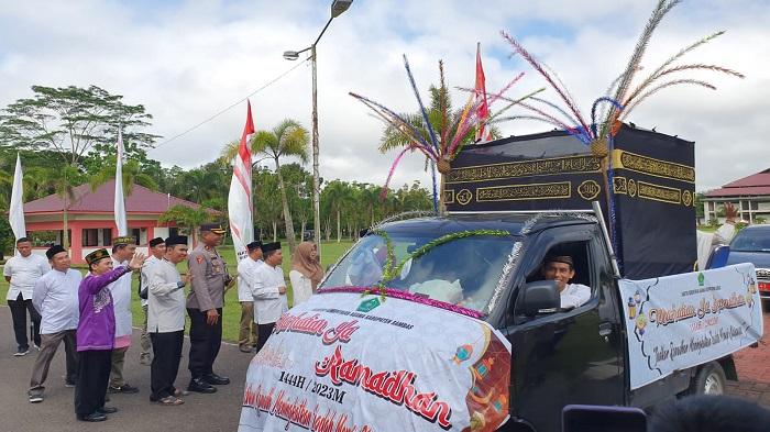 Bupati Sambas Lepas Ratusan Mobil Hias Pawai Ta'aruf Sambut Ramadan 1444 Hijriah