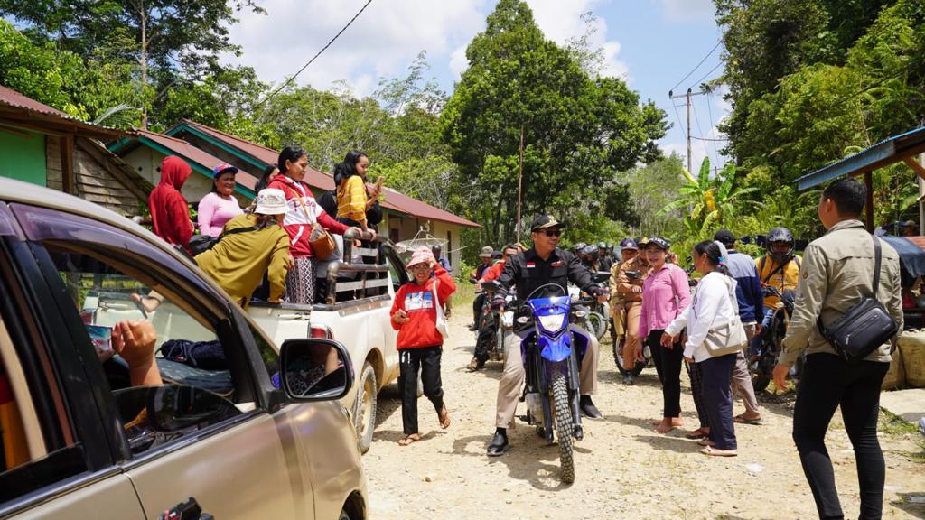 Pemda Kapuas Hulu HEBAT di Tahun 2023 Konsen Bangun Infrastruktur Jalan di Bunut Hulu
