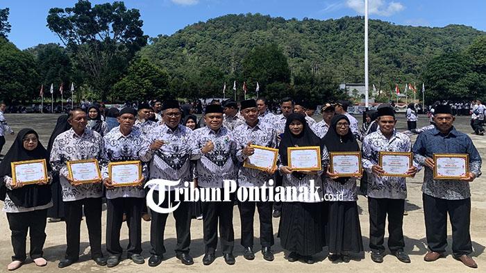 Momentum HUT PGRI dan HGN 2022, Bupati Kayong Utara Nilai Guru Pejuang Tak Kenal Lelah