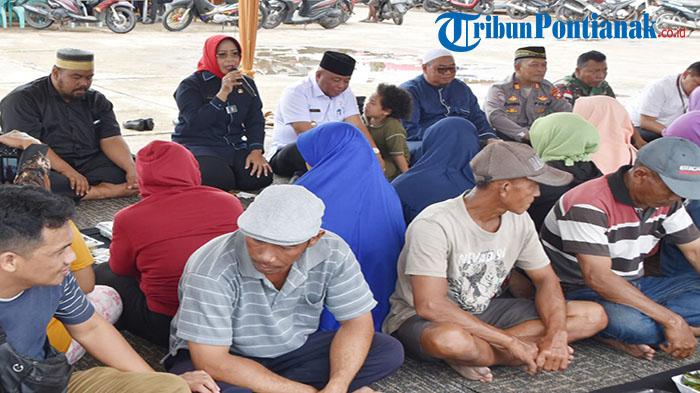 Bupati Erlina Hadiri Doa Bersama Permulaan Rangkaian Kegiatan Budaya Robo-robo di Kuala Mempawah