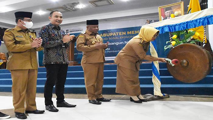 Bupati-Mempawah-Erlina-membuka-Rapat-Koordinasi-Kabupaten.jpg