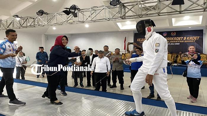 Bupati-Mempawah-Erlina-membuka23wrda.jpg