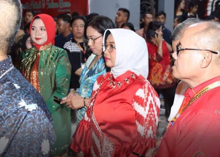 Bupati-Mempawah-Erlina-menghadiri-acara-Natal-Oikumene-2023-Kalimantan.jpg