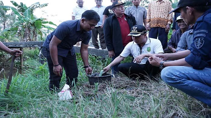 Didukung Donatur Daerah, Bupati Satono Genjot Pembangunan Jembatan Berkemajuan ke-39 di Sebatok