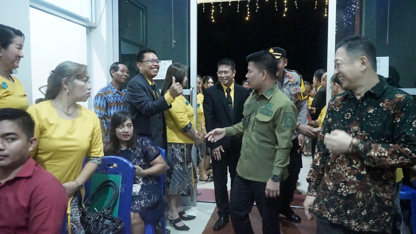 Forkopimda Sambas Tinjau Malam Natal, Bupati Satono Pastikan Perayaan Berjalan Kondusif