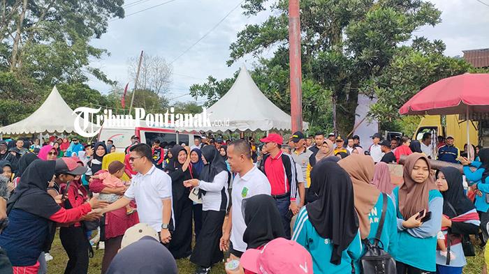 Ribuan Warga Sebawi Antusias Senam Germas, Bupati Sambas Satono Ajak Hidup Sehat