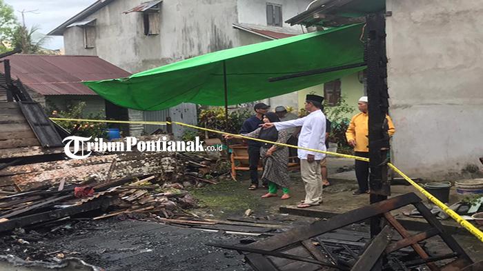 Korban Kebakaran di Tebas Dimakamkan, Keluarga Tolak Visum Jasad Korban