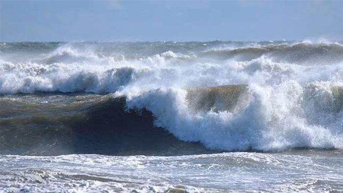 Cek Wilayah Laut Gelombang Tinggi Rabu 7 Januari 2026 Terbaru BMKG Sampaikan Peringatan Dini