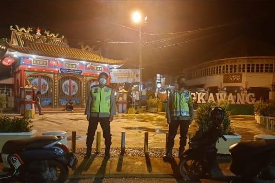 Personel Polres Singkawang Polda Kalbar Gelar Cipta Kondisi Malam Minggu di Singkawang