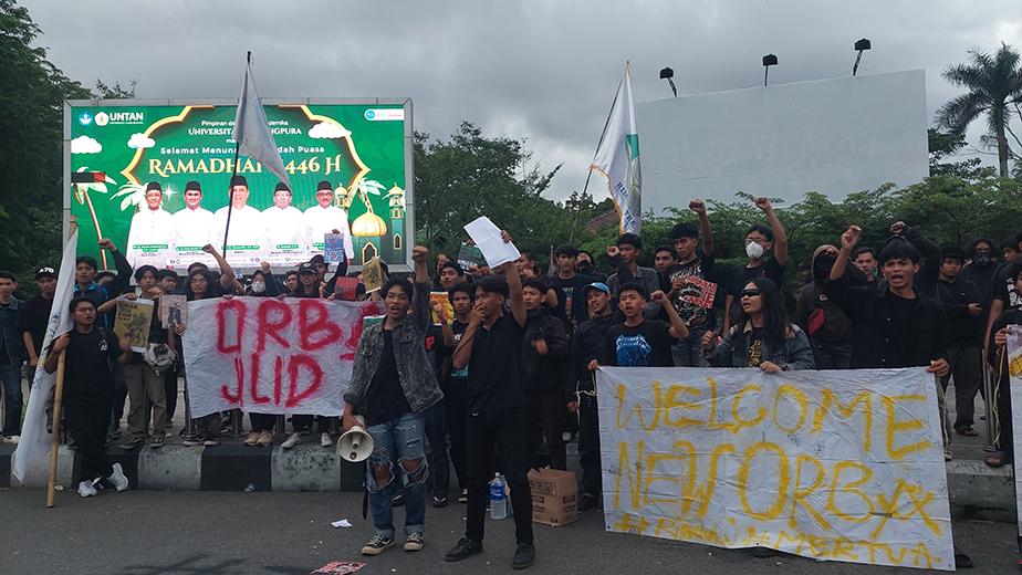 Ratusan Mahasiswa di Pontianak Gelar Demo, Tolak Undang-Undang TNI
